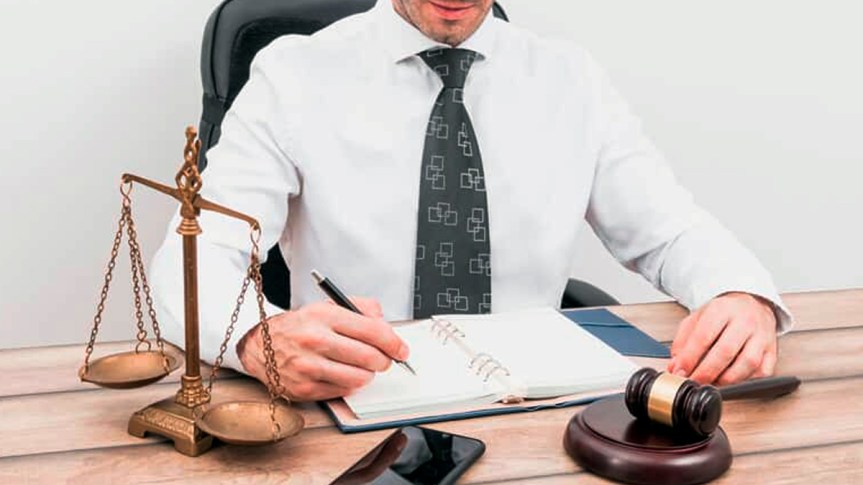 Advogado semianalfabeto é condenado após provocar repulsa em juiz: “ele não sabe&nbsp;escrever”