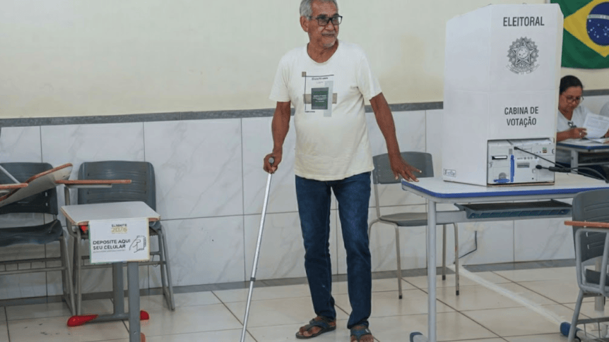 Descaso com acessibilidade em Macapá frustra idosos que desejam participar das&nbsp;eleições